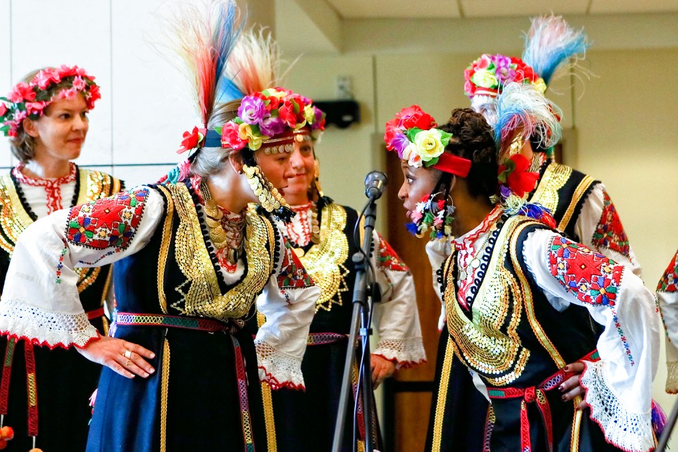 Greta Tom and Carlendra Frank "gossiping" (U.S. Embassy in Sofia, 2013) (photo - Plamen Ivanov)